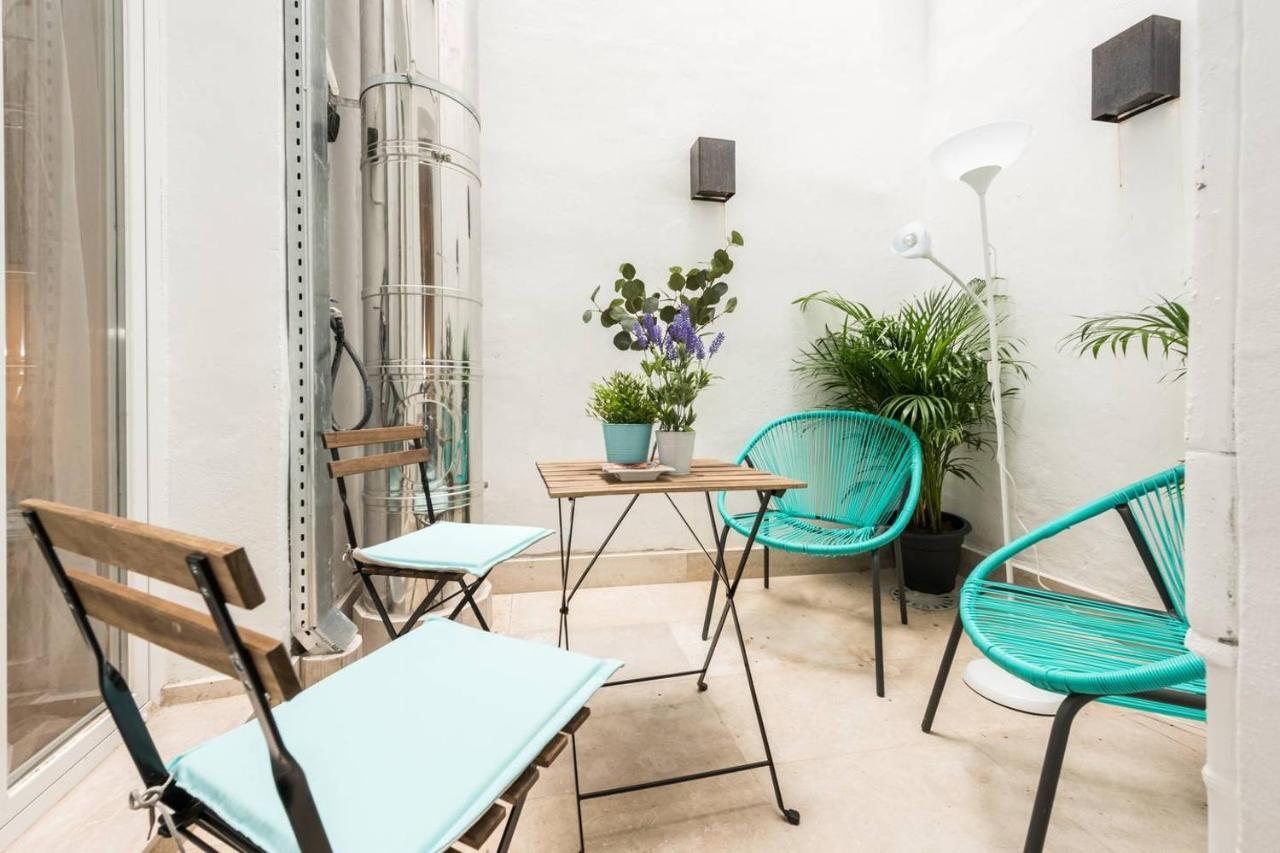 Explore From A Warm With Patio At A Newly Refurbished Manorial Building Apartamento Madrid