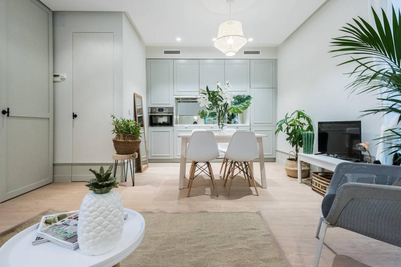 Explore From A Warm With Patio At A Newly Refurbished Manorial Building Apartamento
