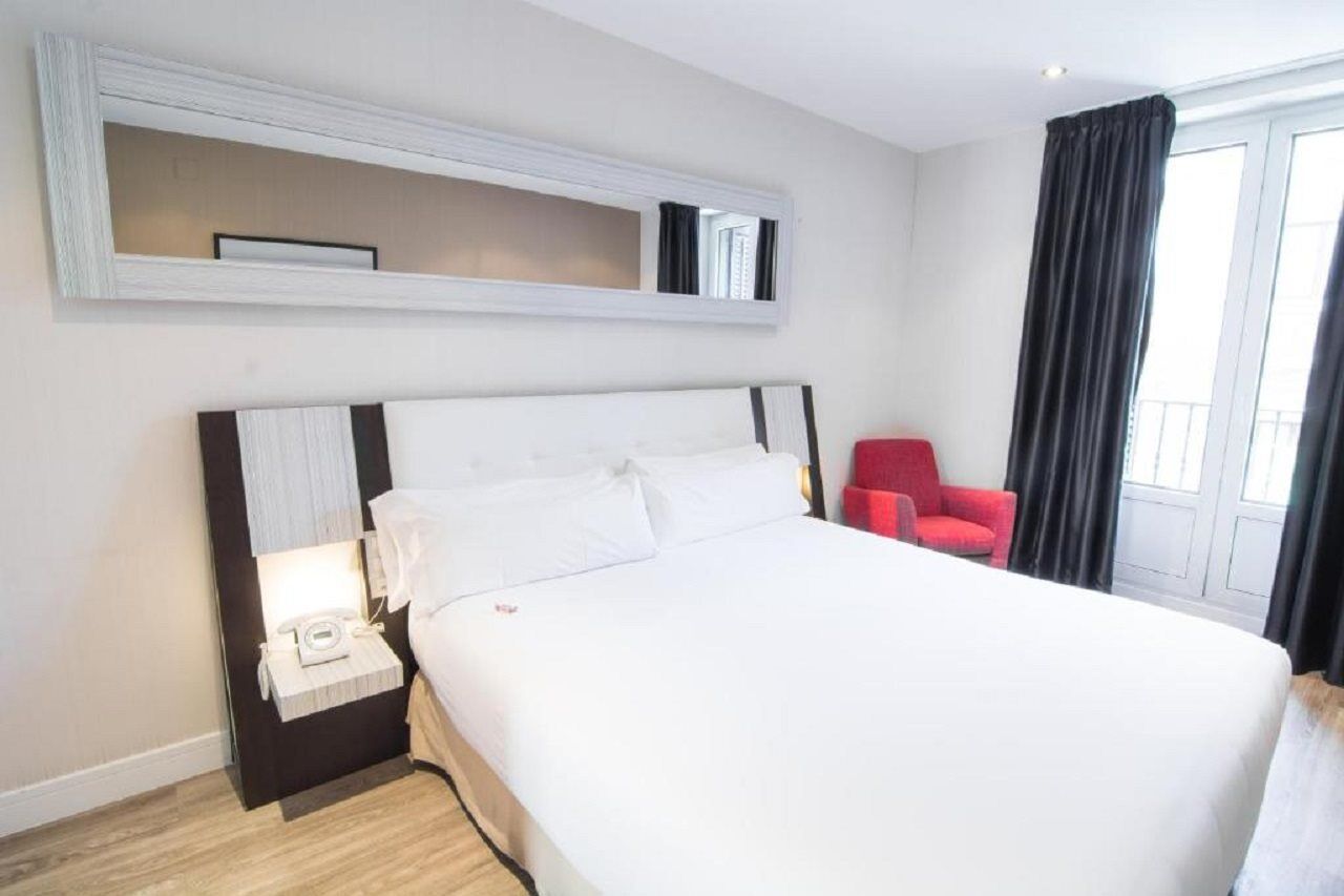 Petit Palace Arenal Hotel