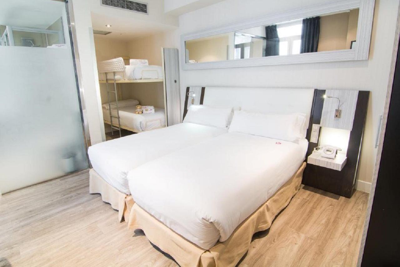 Petit Palace Arenal Hotel 3*