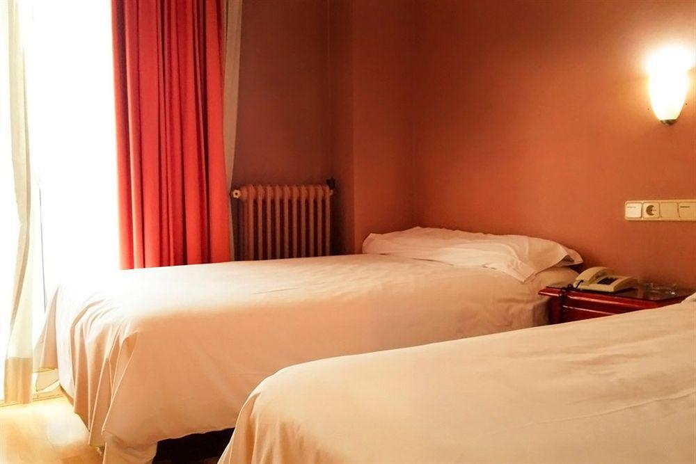 Río Hotel 2*