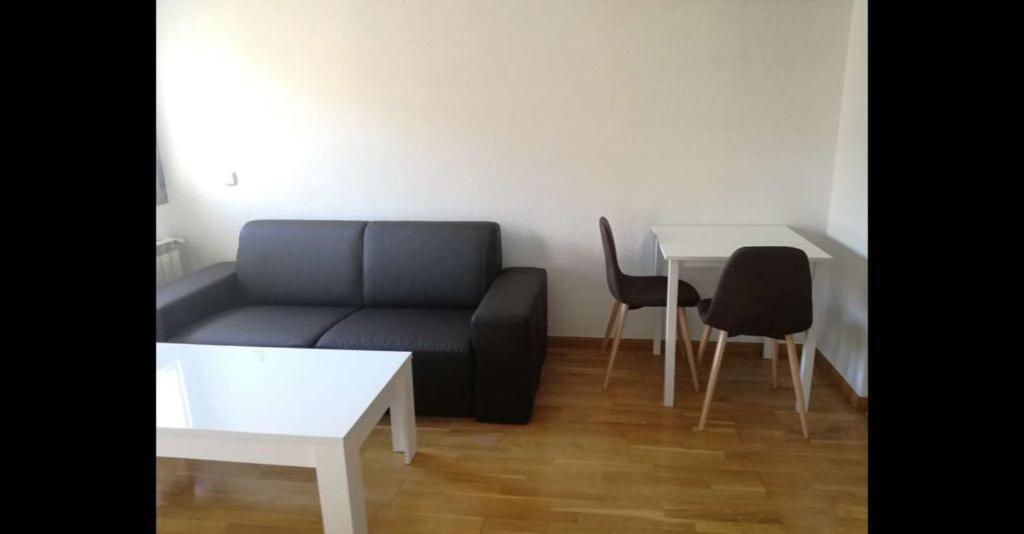 Apartamento Apartamento Cerca Del Metro Con Plaza De Garage Madrid