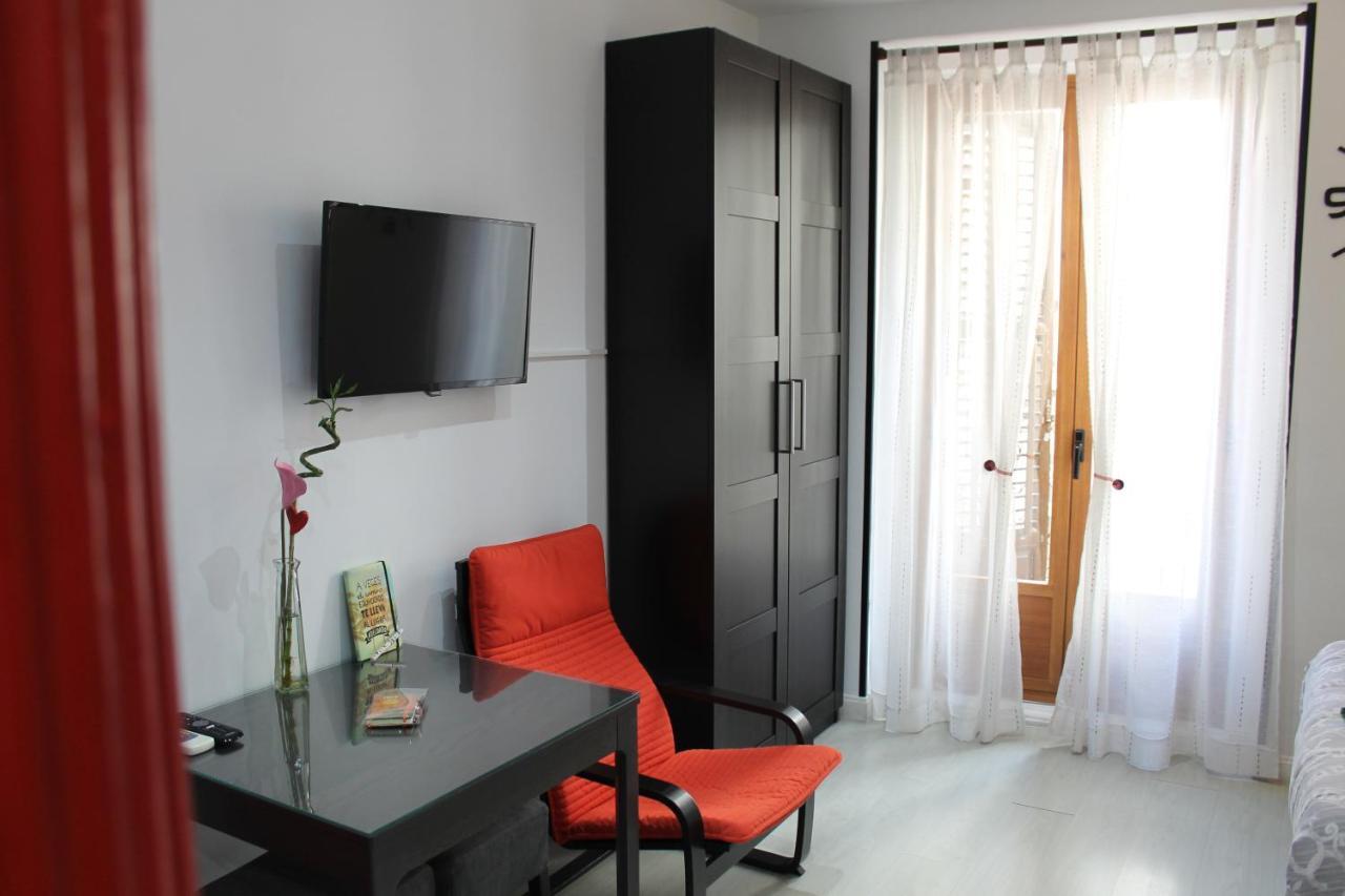 Balcony Malasana Apartment *