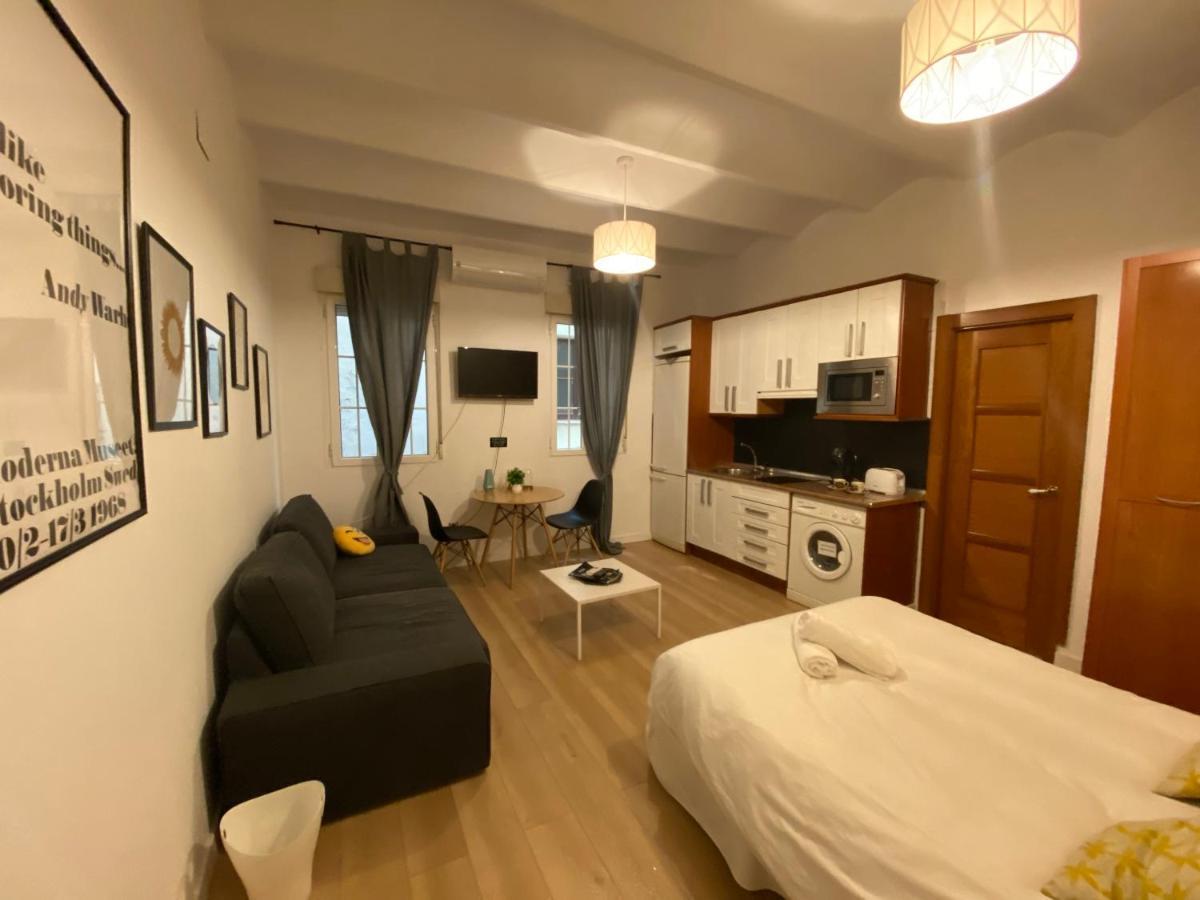 Santa Ana's Charming Flat *
