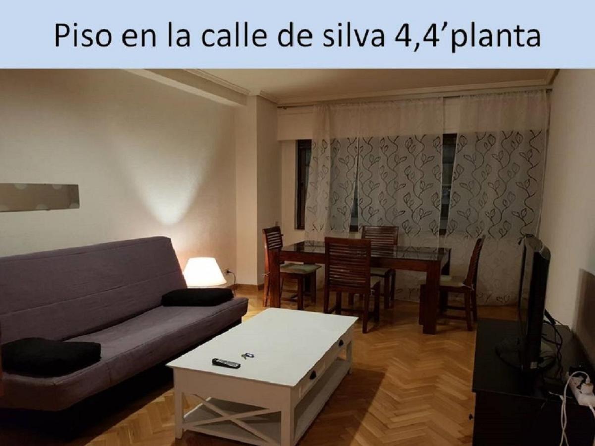 Y Estudio En La Calle Silva * Madrid