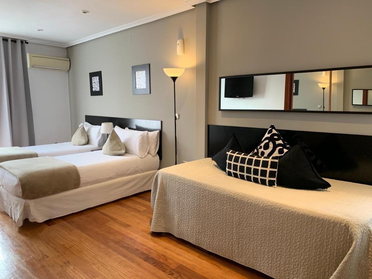 Apartahotel New Point 3*