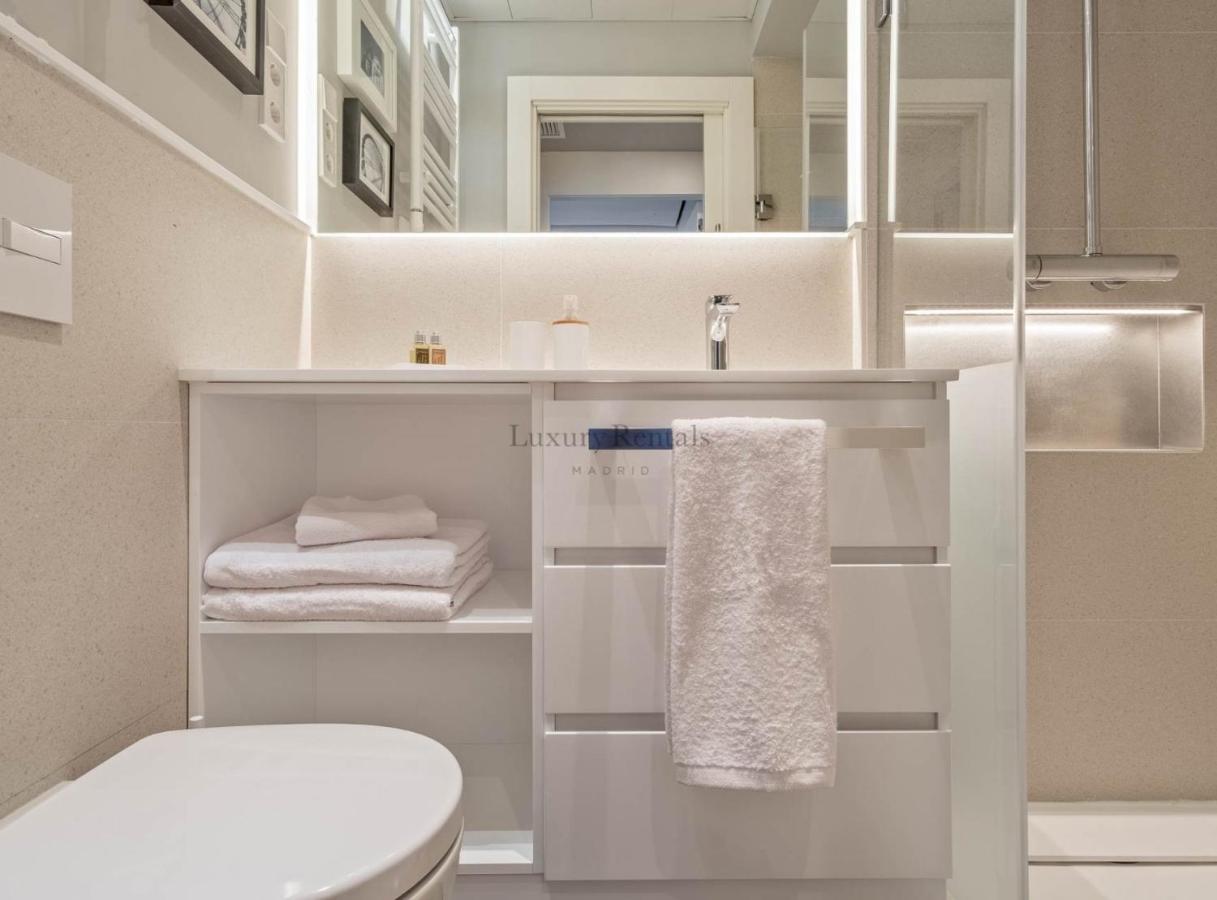2 Bedrooms Center Pizzaro I