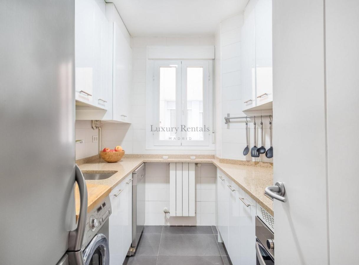 Apartment Charming 2-bedroom In Retiro Perfect Location Madrid