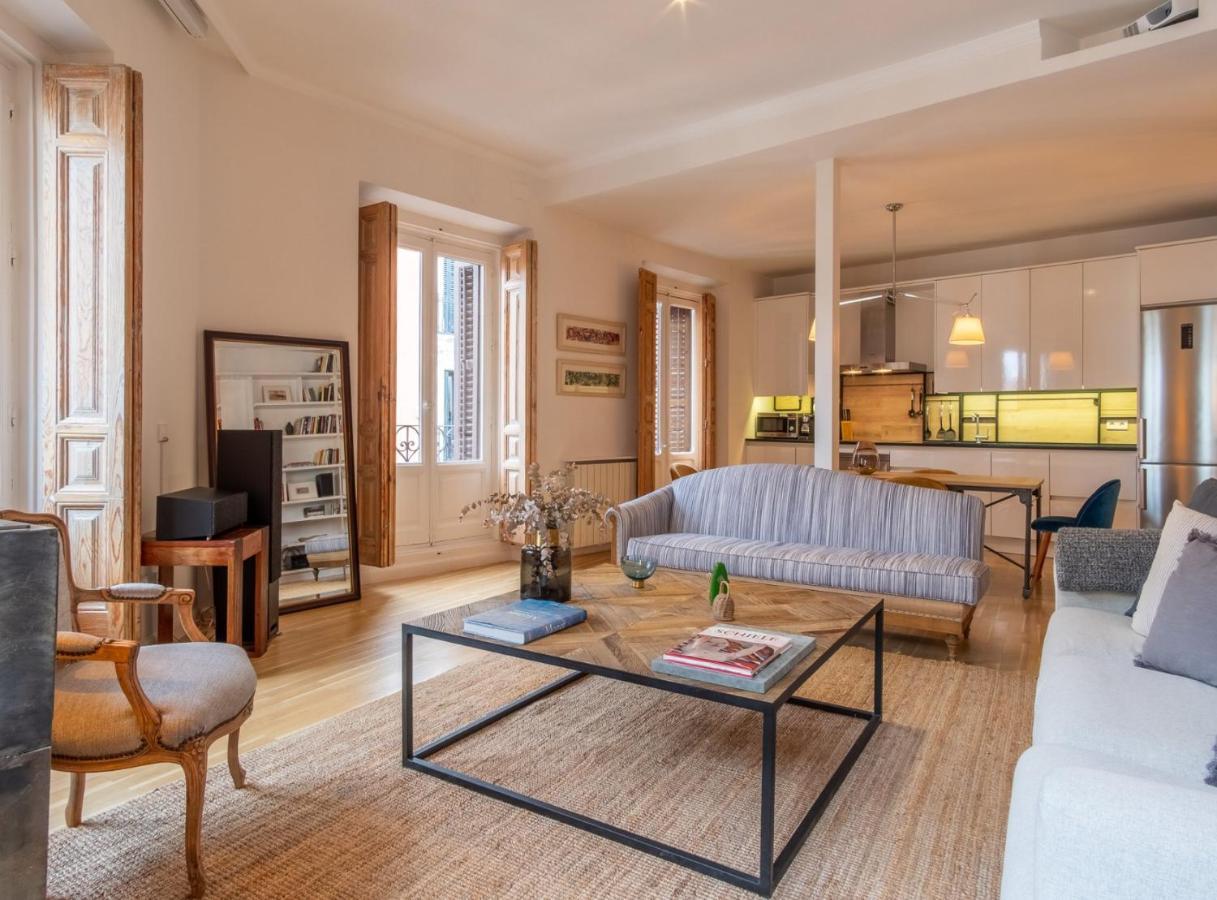 Chueca 2 Bedrooms In The Middle Of Chueca