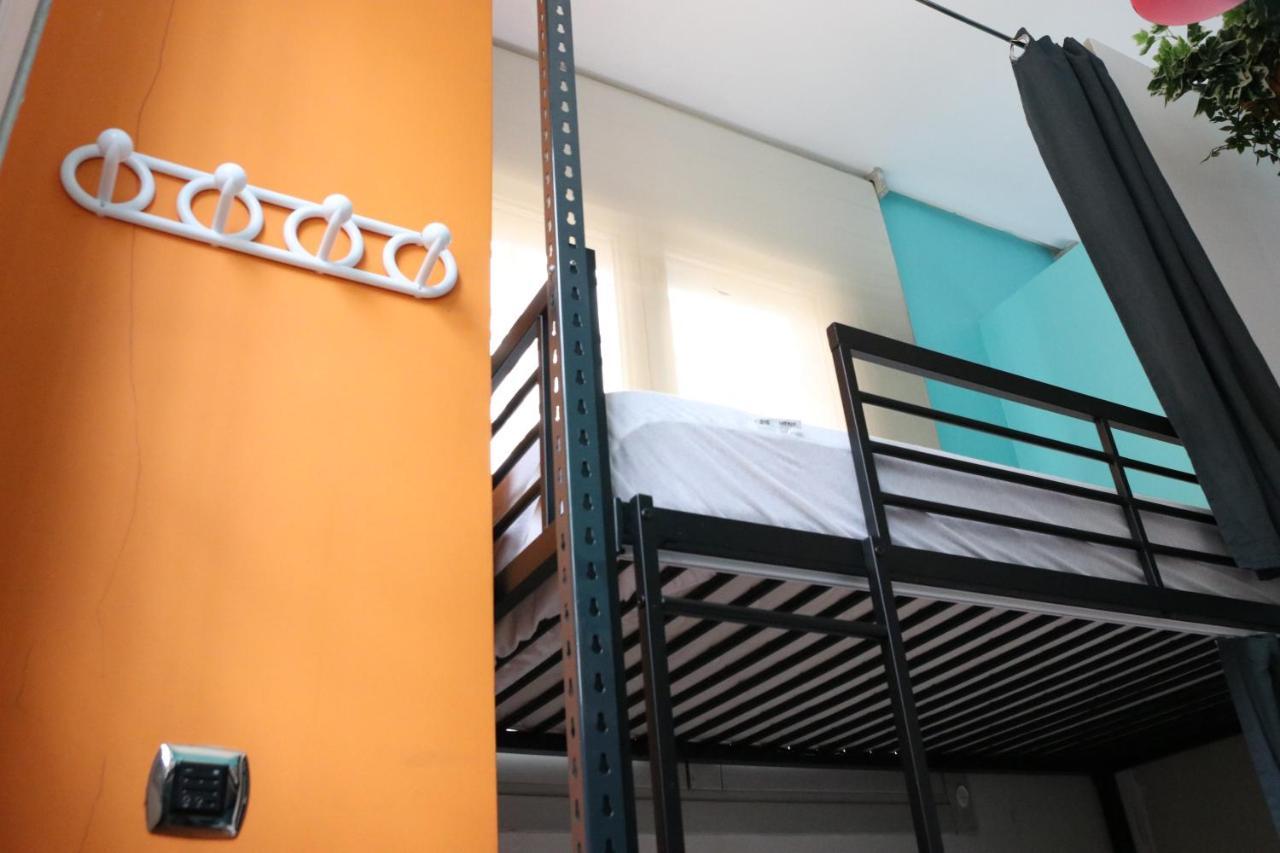 Urban Hostal *