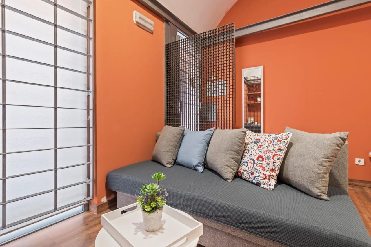 Contemporary Flat With 1-bedroom In Apartamento