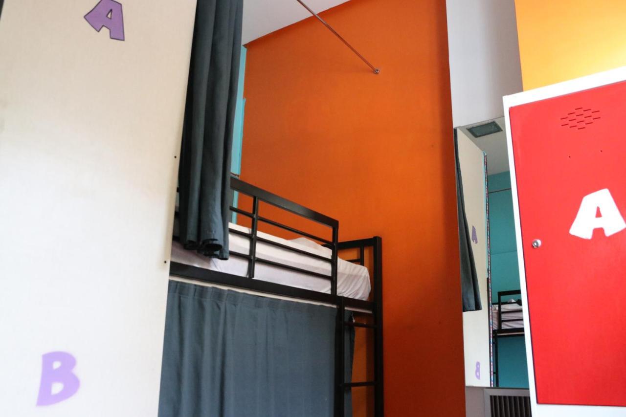 Urban Hostal