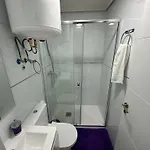 Habitacion Doble O Compartida Con Bano Privado En El Centro De Madrid