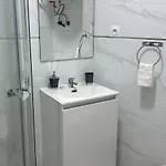 Habitacion Doble O Compartida Con Bano Privado En El Centro De Madrid