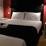 Metropol Rooms