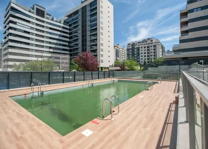 Moderno Y Lujoso Apartamento En Urbanizacion Privada Con Terraza De Diseño En Valdebebas / Ciudad Deportiva Real Madrid / Feria De Madrid