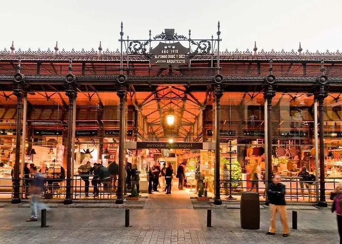 Calle Huertas Galeria By Regalatemadrid