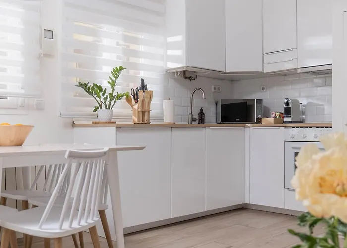 Amazing Apartment In Huertas