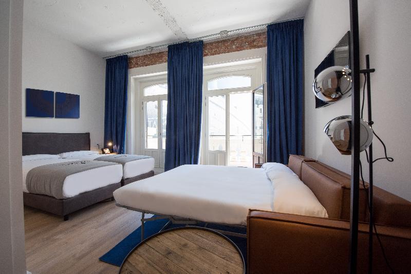 Hostal Bluesock *