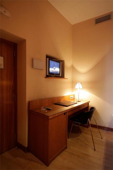 Hotel Ateneo Puerta Del Sol 3*