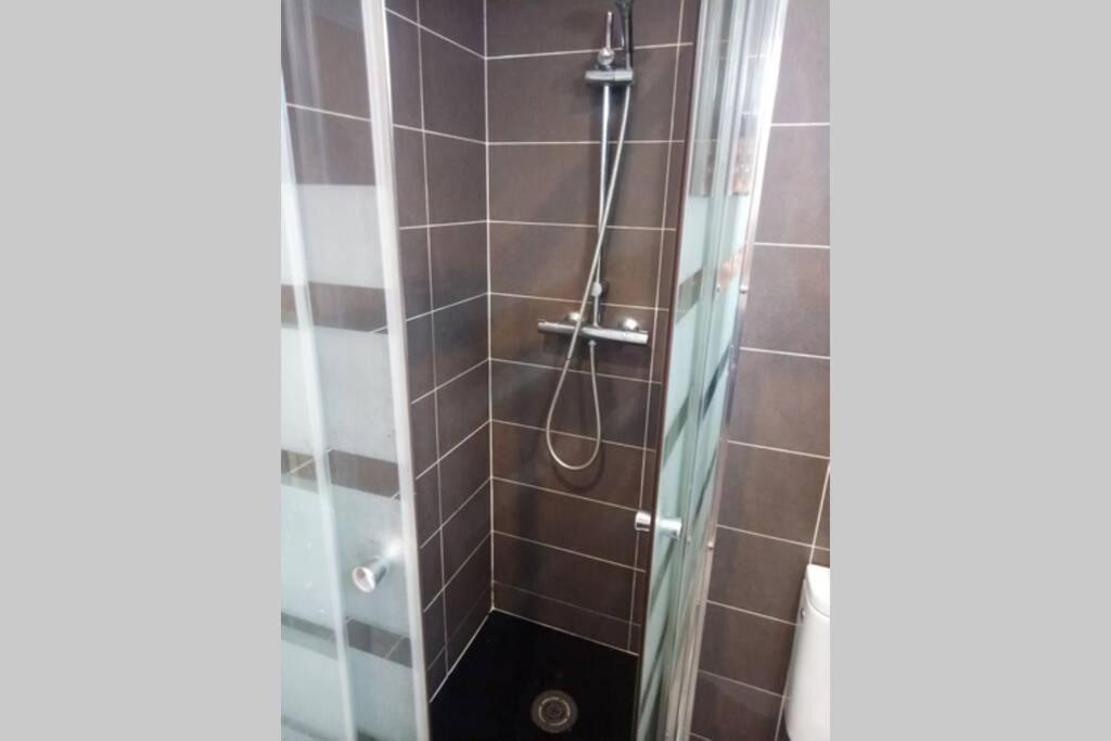 Piso Amplio Y A Estrenar A 1 Parada De Atocha Apartamento *