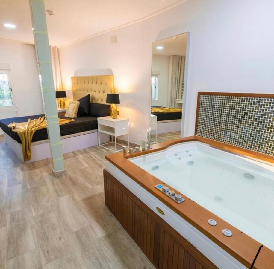 Hotel Rouse House Club