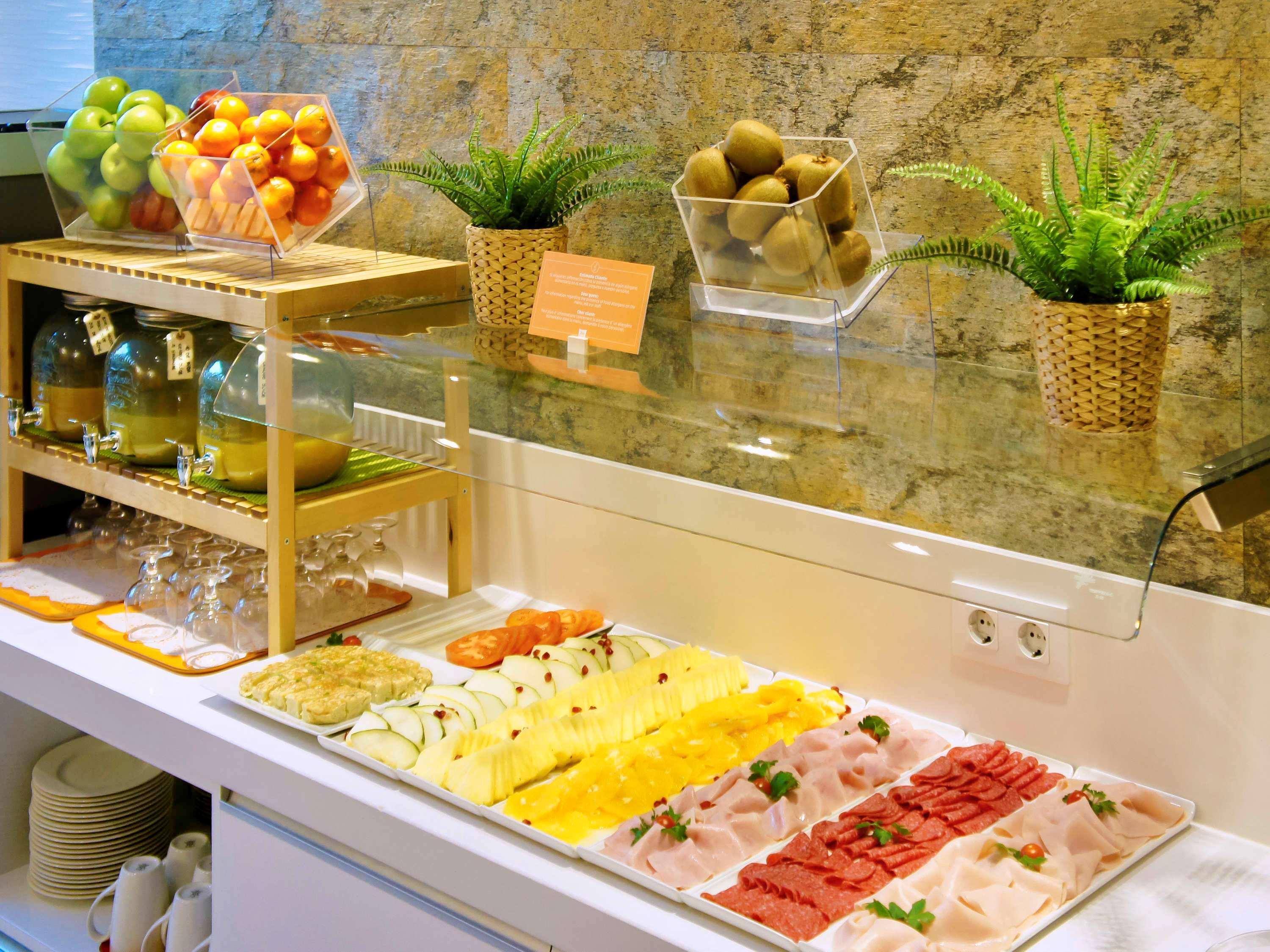 Ibis Styles Prado 3*