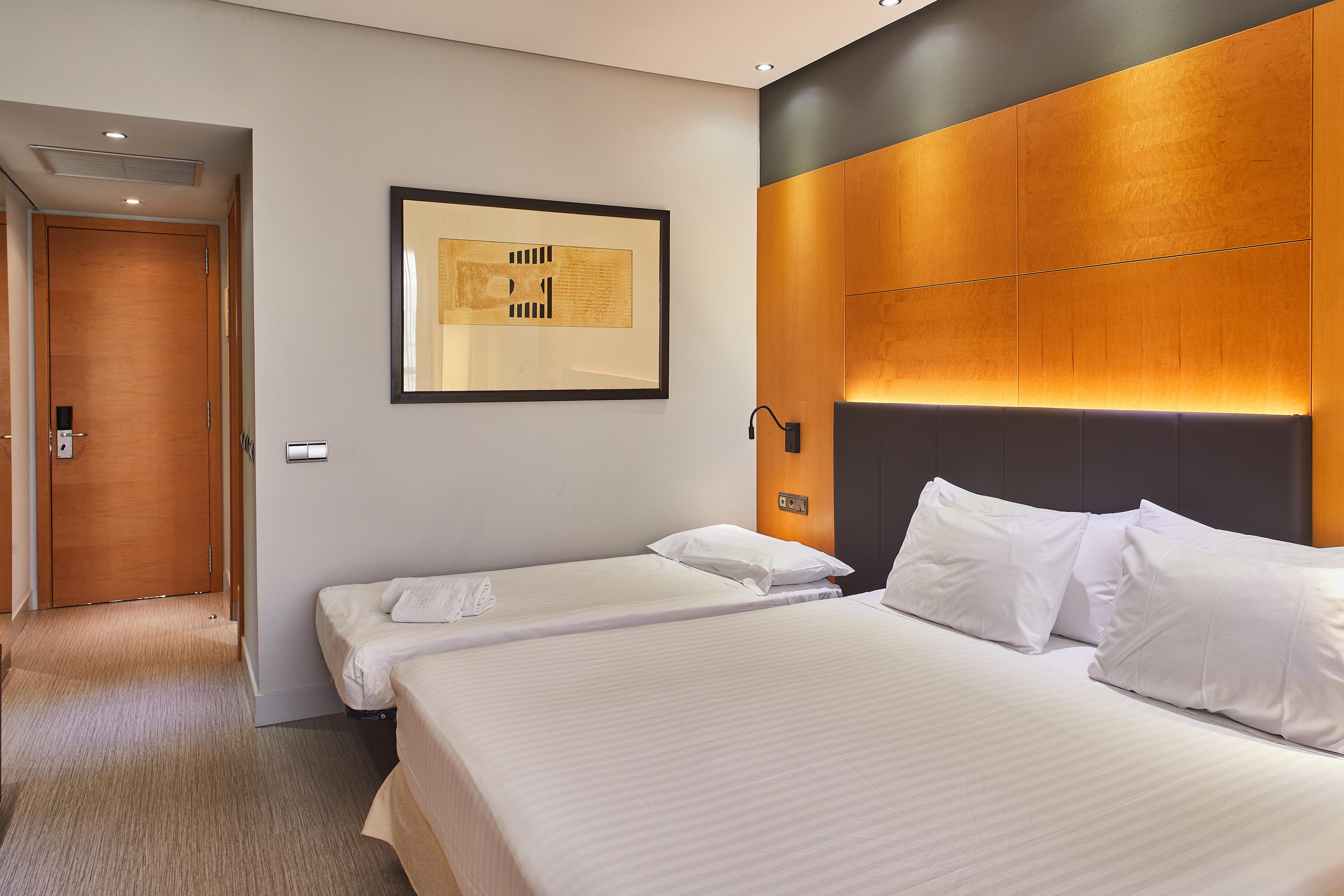 Silken Puerta 4*