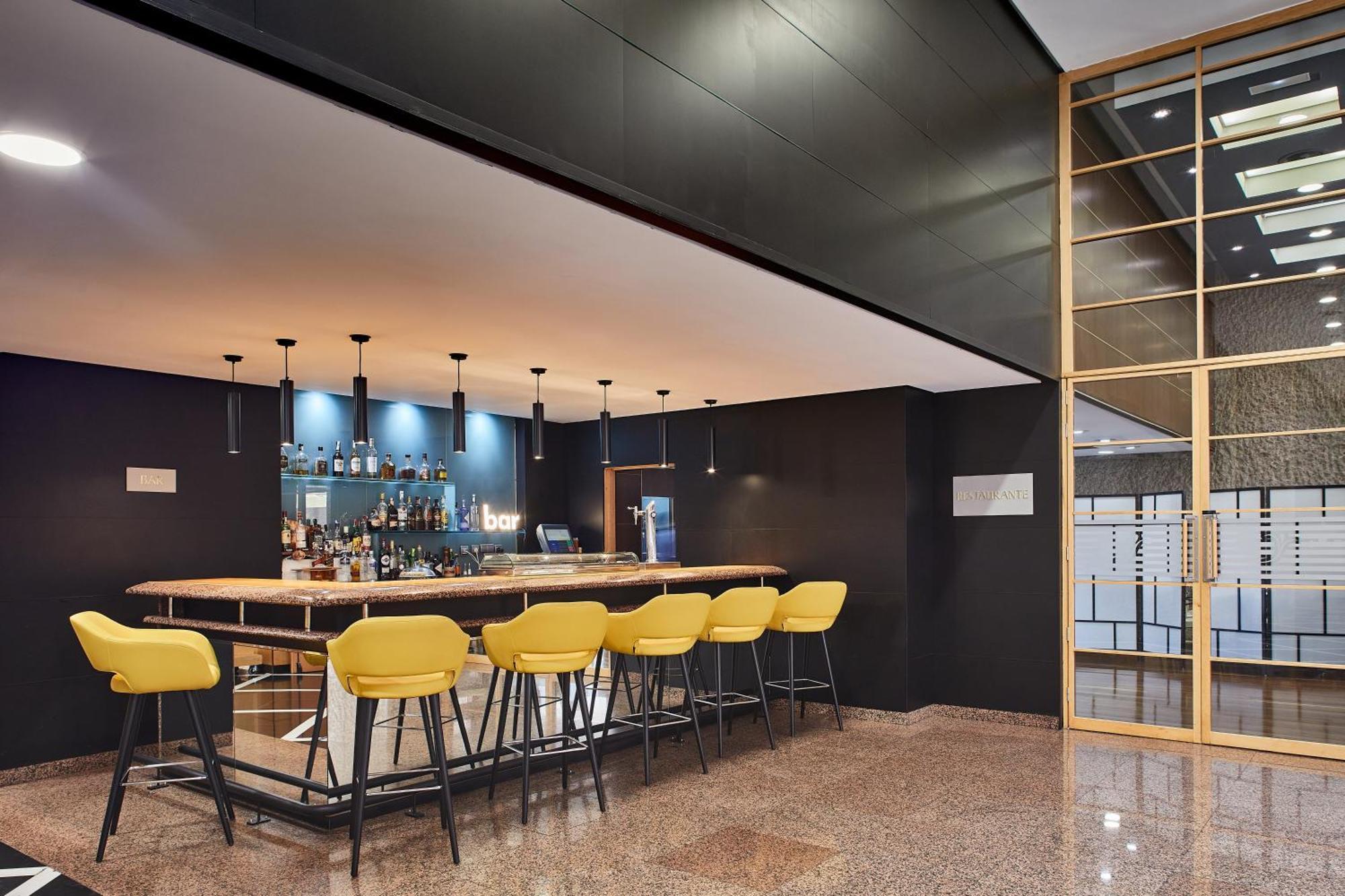 Hotel Silken Puerta 4*