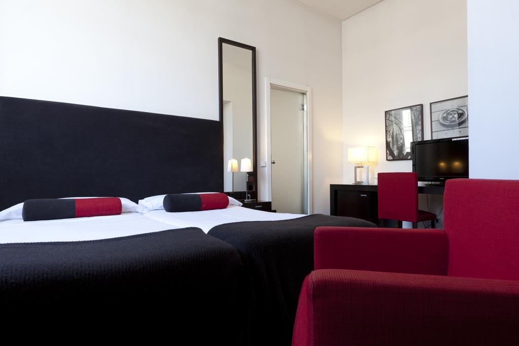 Quatro Puerta Del Sol Hotel 4*