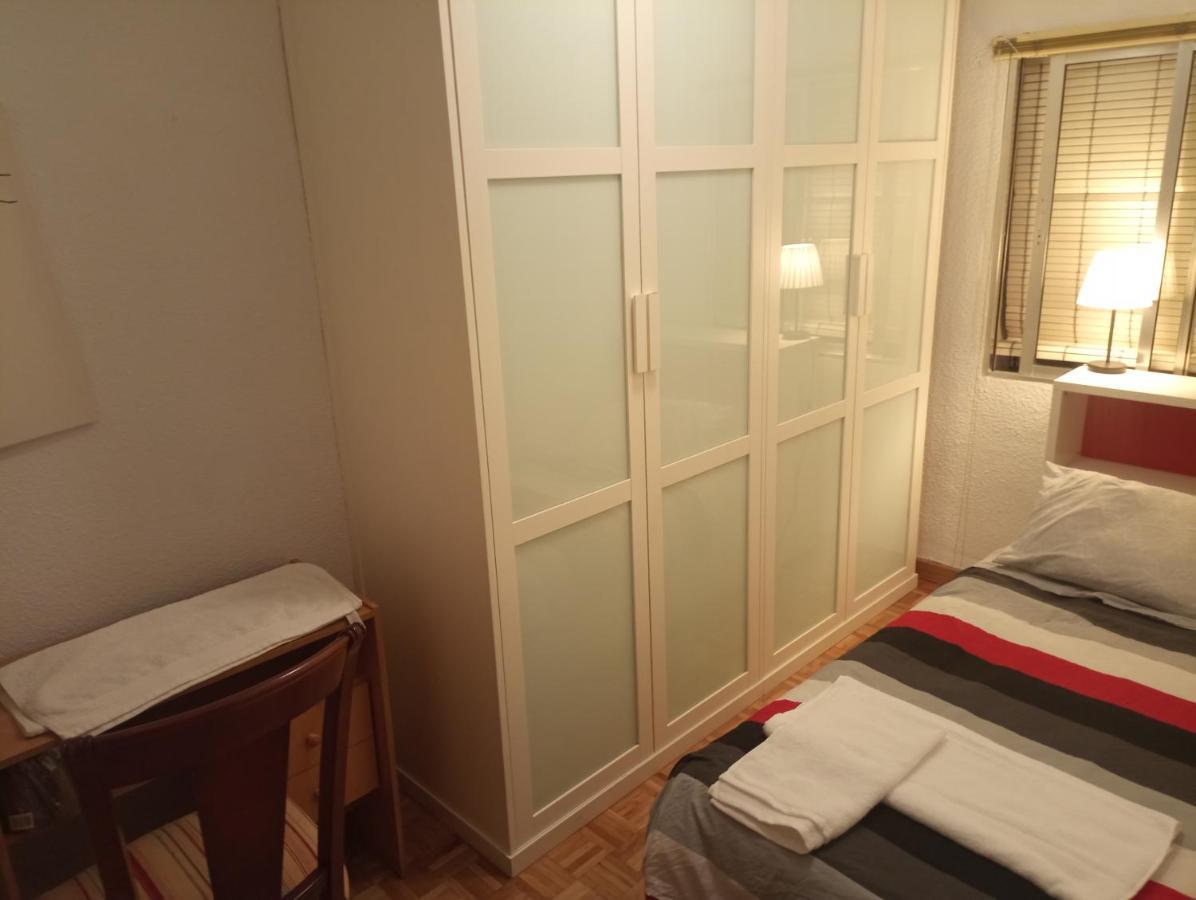 Bed and breakfast 2-centro Hab Compartida Masculina 8x Madrid