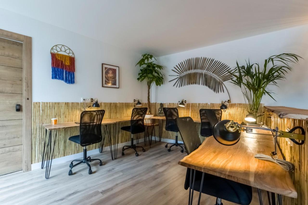 Santo - Coworking - Coliving - Hostal Madrid