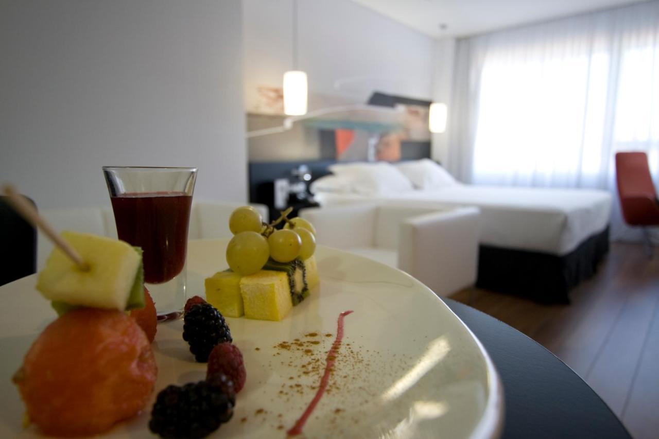 Axor Barajas Hotel 4*