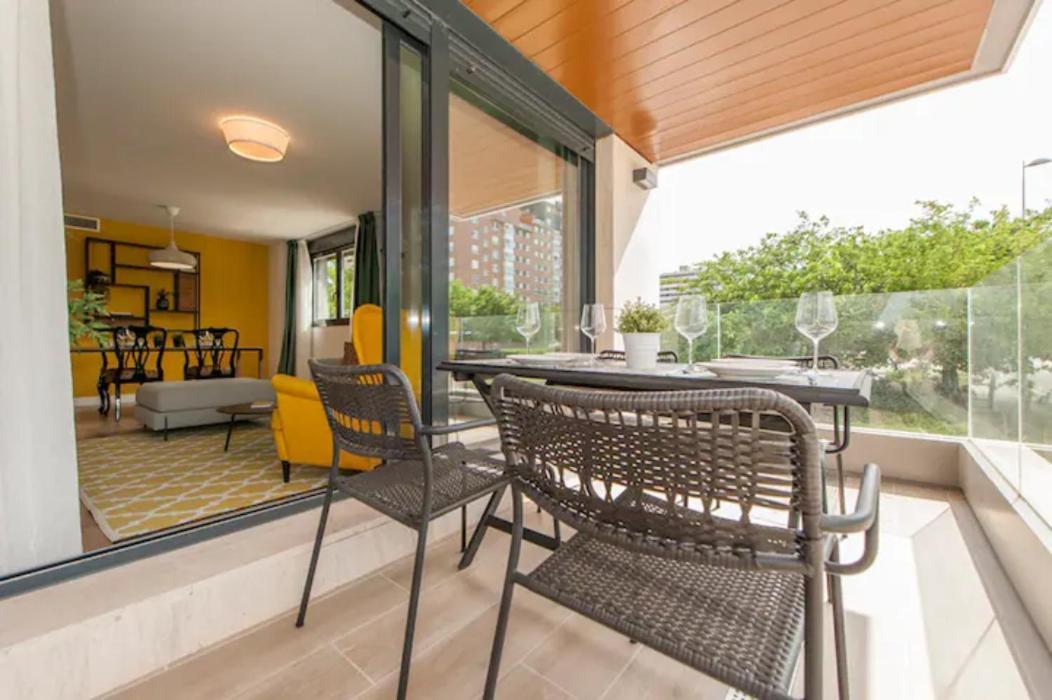Moderno Y Lujoso Apartamento En Urbanizacion Privada Con Terraza De Diseño En Valdebebas / Ciudad Deportiva Real / Feria De Madrid