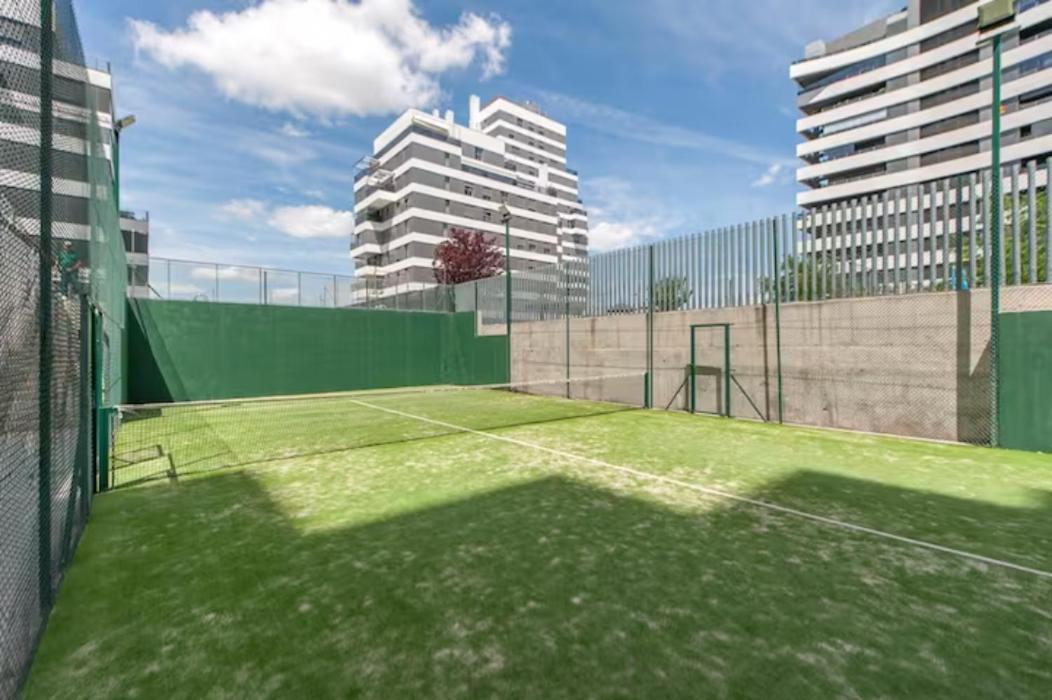 Moderno Y Lujoso Apartamento En Urbanizacion Privada Con Terraza De Diseño En Valdebebas / Ciudad Deportiva Real / Feria De * Madrid
