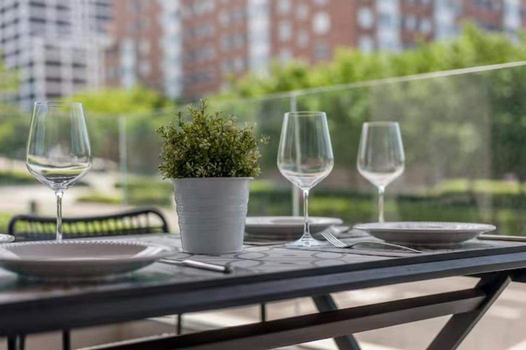 Moderno Y Lujoso Apartamento En Urbanizacion Privada Con Terraza De Diseño En Valdebebas / Ciudad Deportiva Real / Feria De