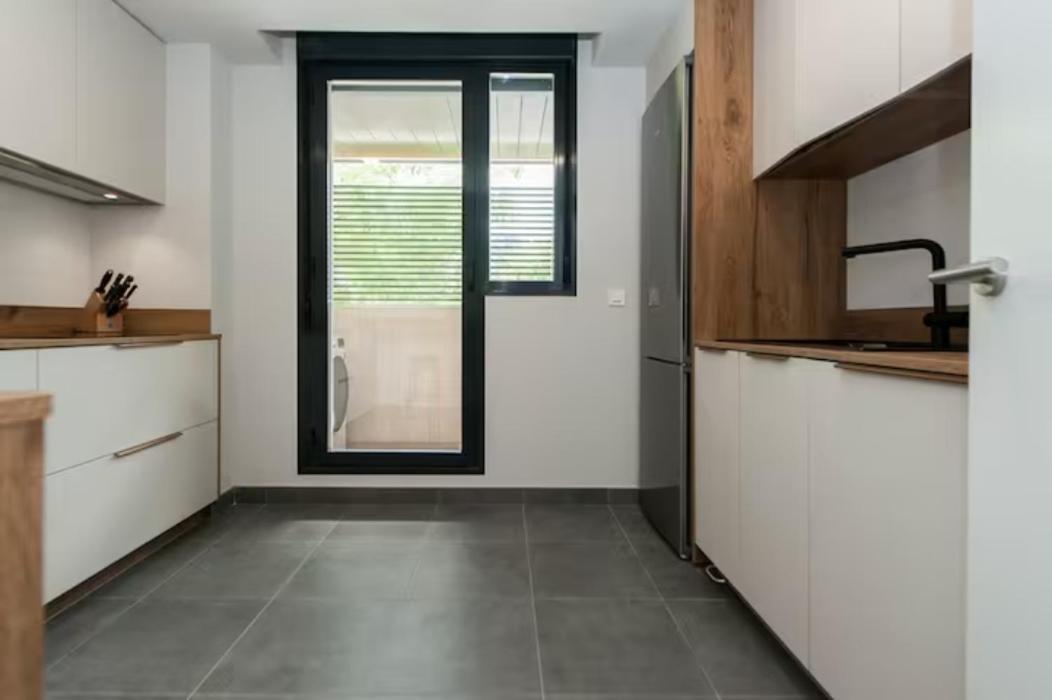 Moderno Y Lujoso Apartamento En Urbanizacion Privada Con Terraza De Diseño En Valdebebas / Ciudad Deportiva Real / Feria De Madrid