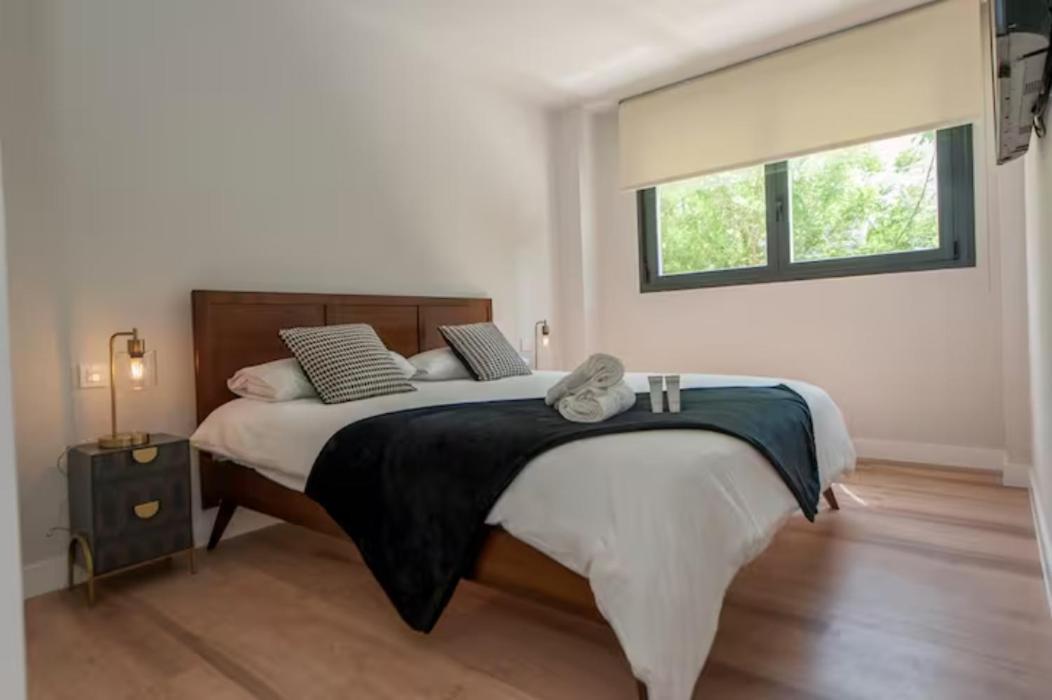 Moderno Y Lujoso Apartamento En Urbanizacion Privada Con Terraza De Diseño En Valdebebas / Ciudad Deportiva Real / Feria De Madrid