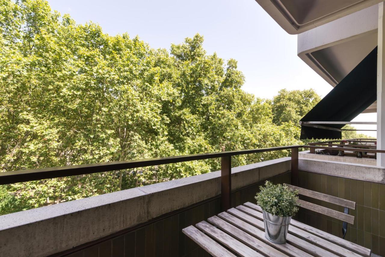 Paseo Del Prado I - Estudio Con Piscina Y Terraza * Madrid