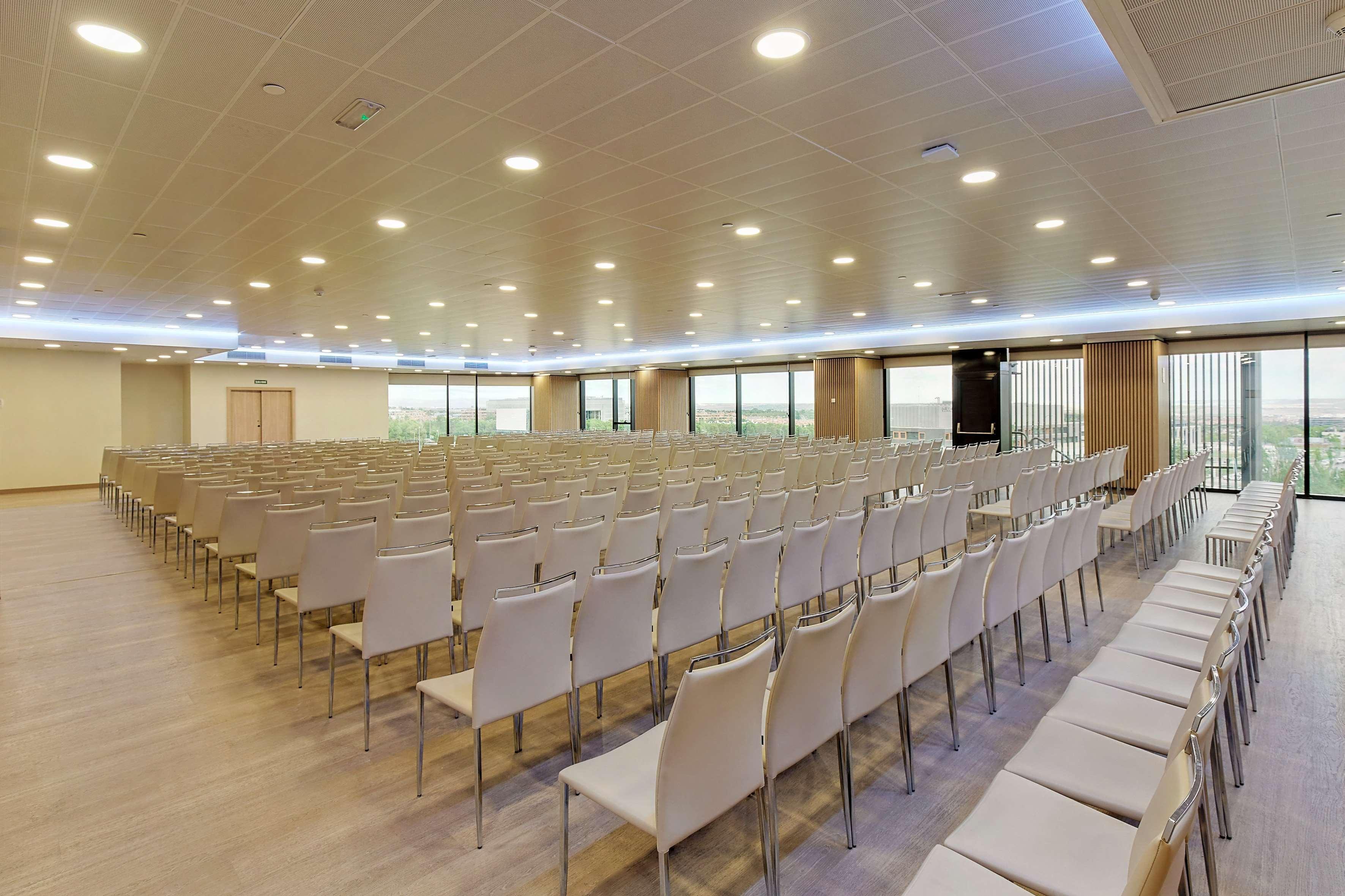 Hotel Melia Avenida De America 4*