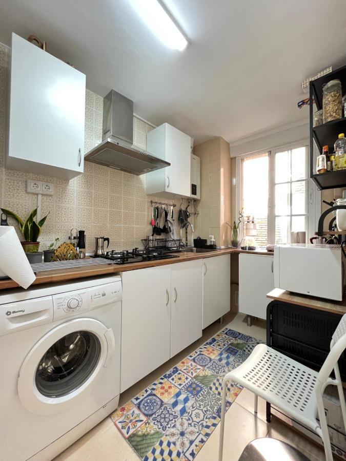 Izq Habitación en casa particular Madrid