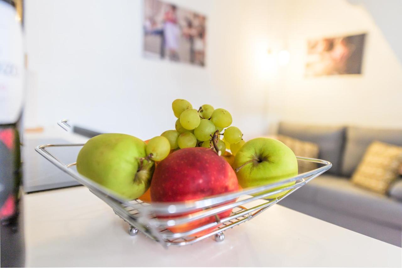 Apartamento Encantadora Buhardilla Temporal Duplex En El Corazon De Sgv51 Madrid
