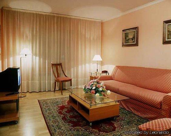 Ap Airport Hotel