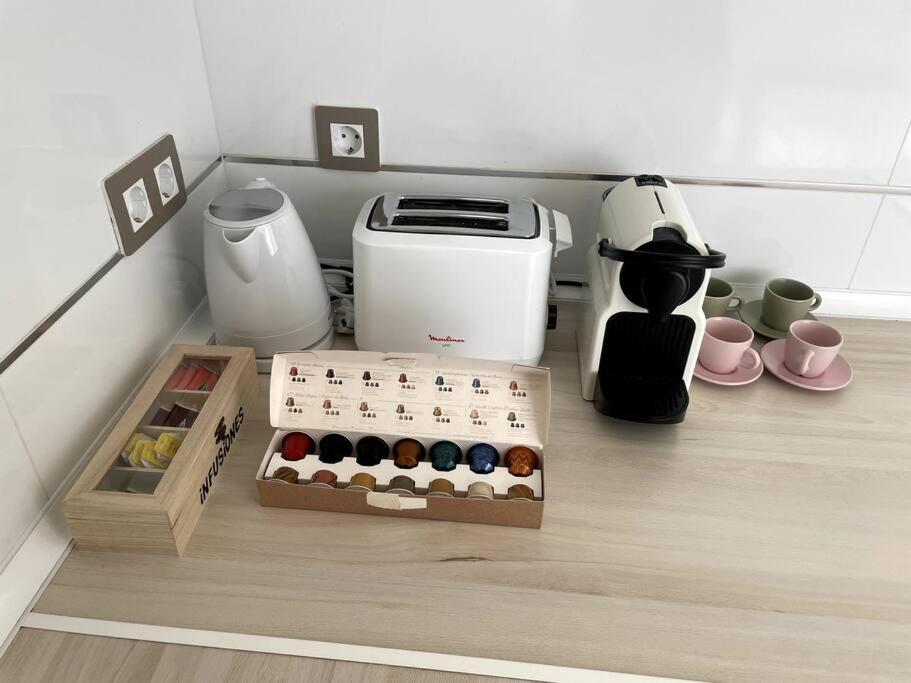 Apartment Cozy 2 Bedroom With Patio Madrid