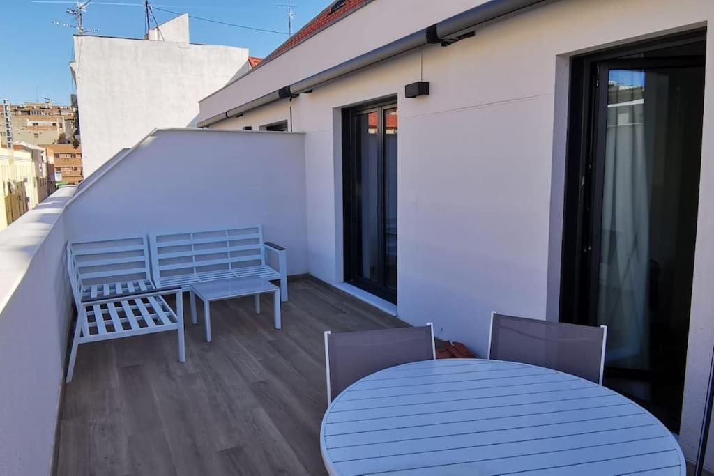 Elegant 2 Bedrooms Penthouse With Swimming Pool Acat *