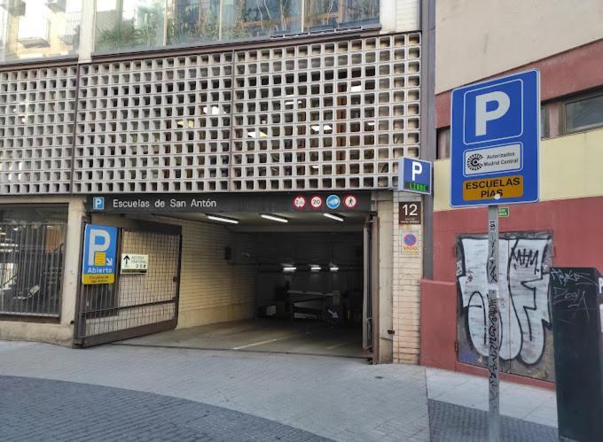 Fuencarral Barcelo Parking Tph Bed and breakfast Madrid