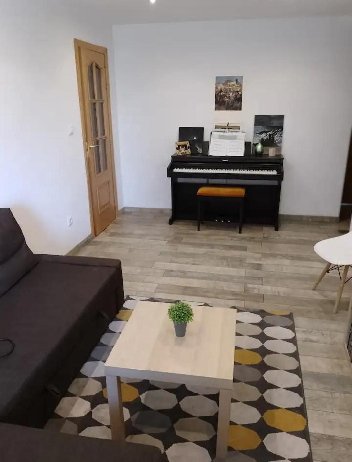 Apartamento Piso Amplio Y A Estrenar A 1 Parada De Atocha *