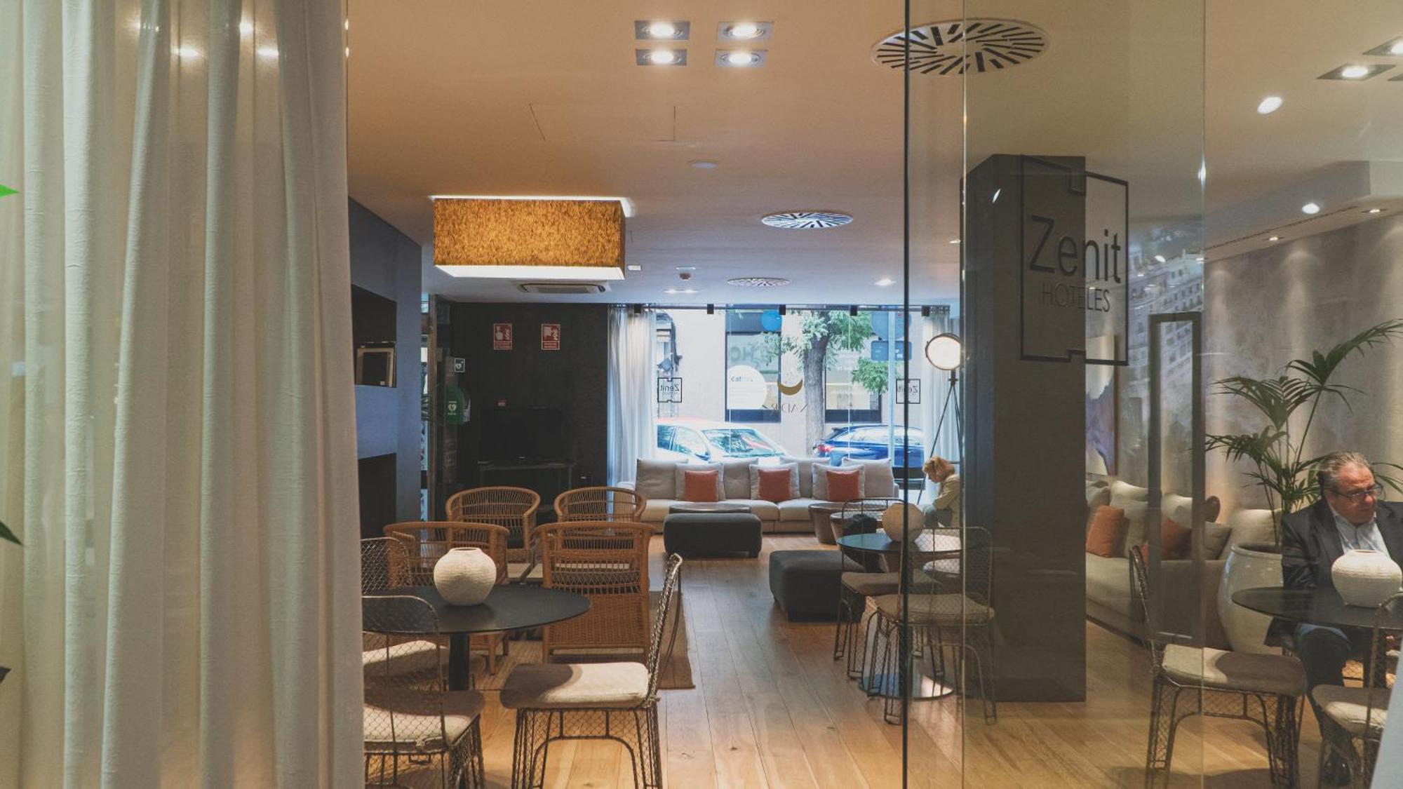 Hotel Zenit Abeba 4*