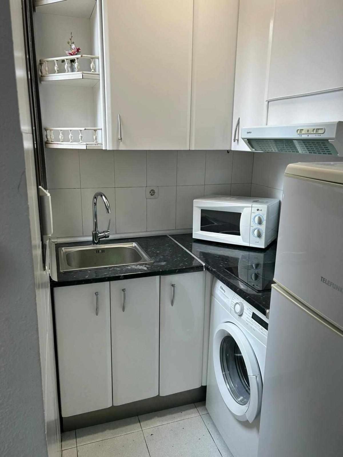 Estudio En Plaza Callao Apartment
