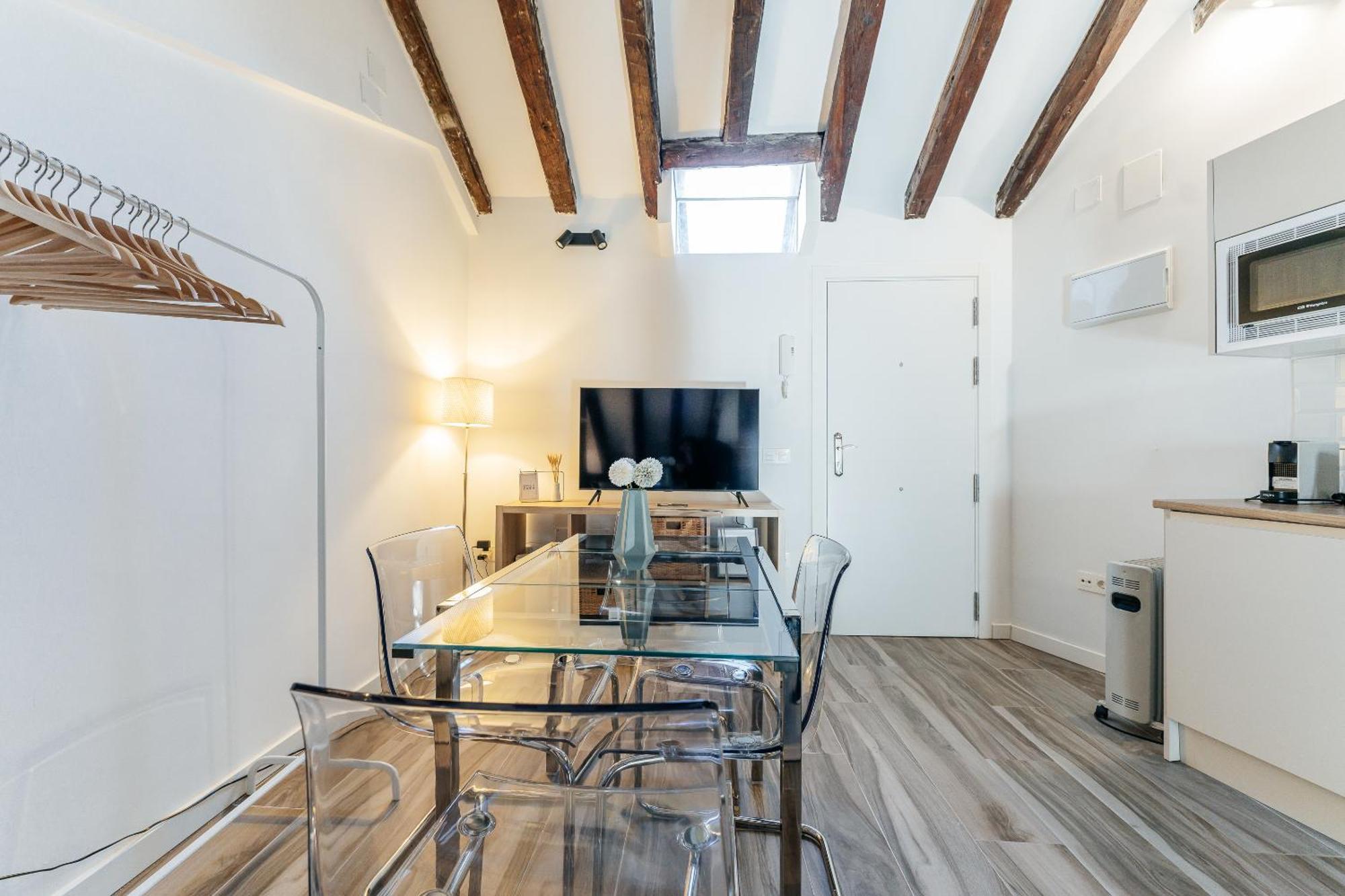 Yoomi Homes Plaza Mayor Apartment *